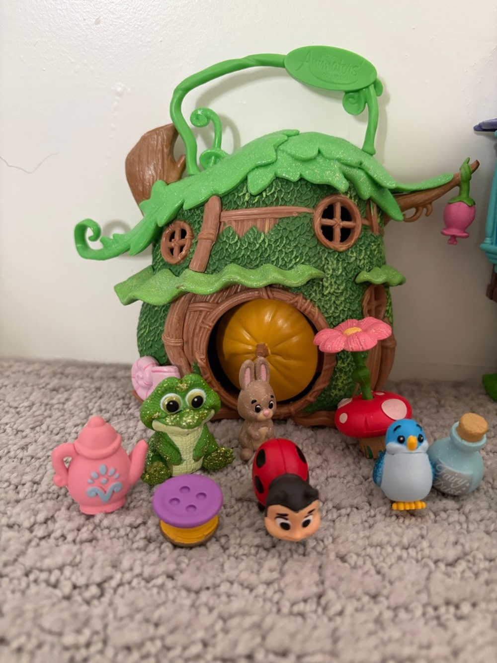 Disney Animators Collection Littles- Bell Cottage, Rapunzel Tower, Tinker Bell - Picture 2 of 7